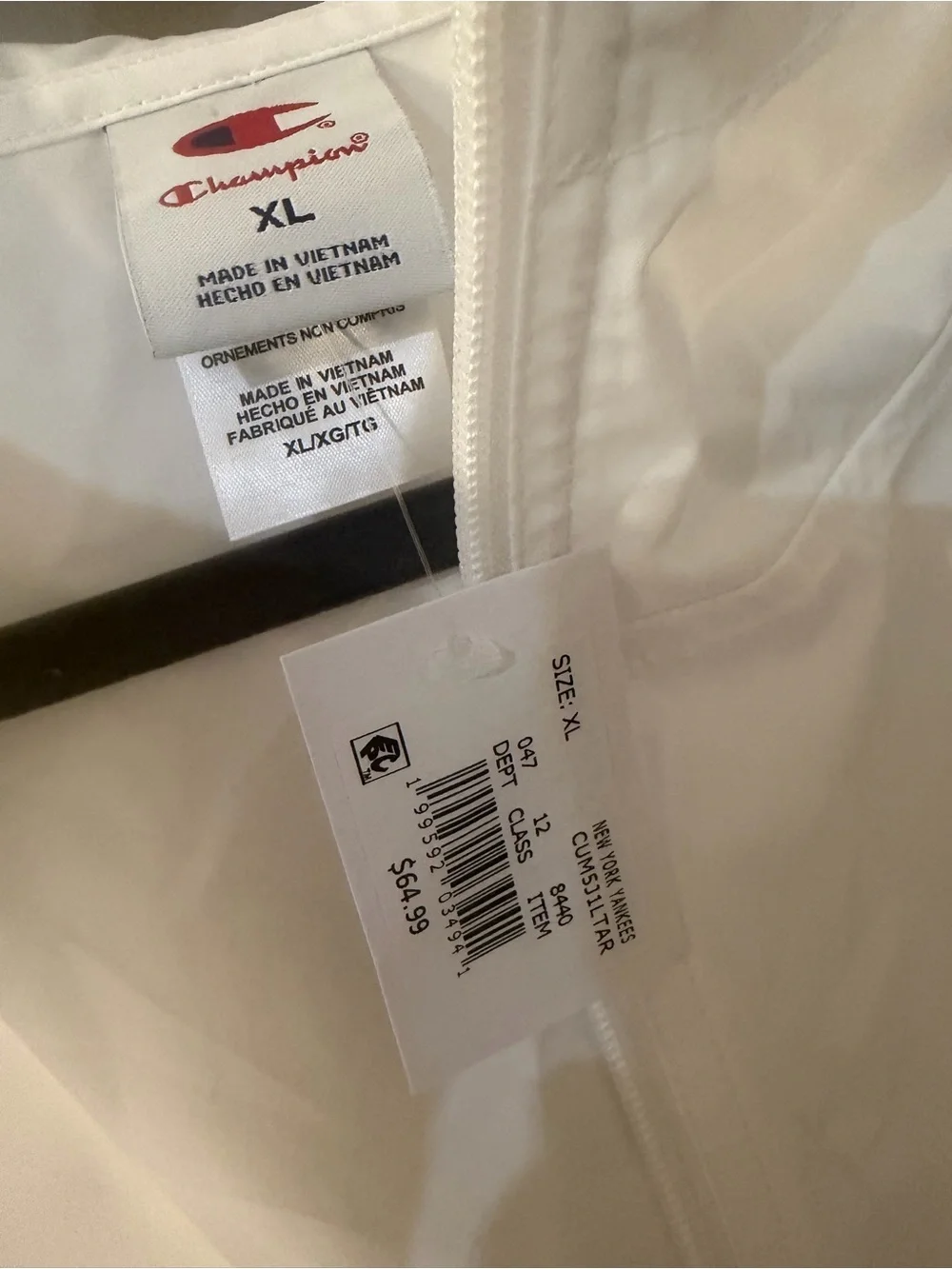 Men’s NWT Champion White Pullover Windbreaker with Navy New York YANKEES Logo